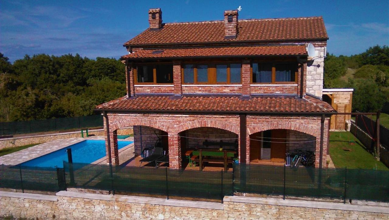 Rustic Villa Ena With Pool For Up To 10 Persons Cabrunici Buitenkant foto