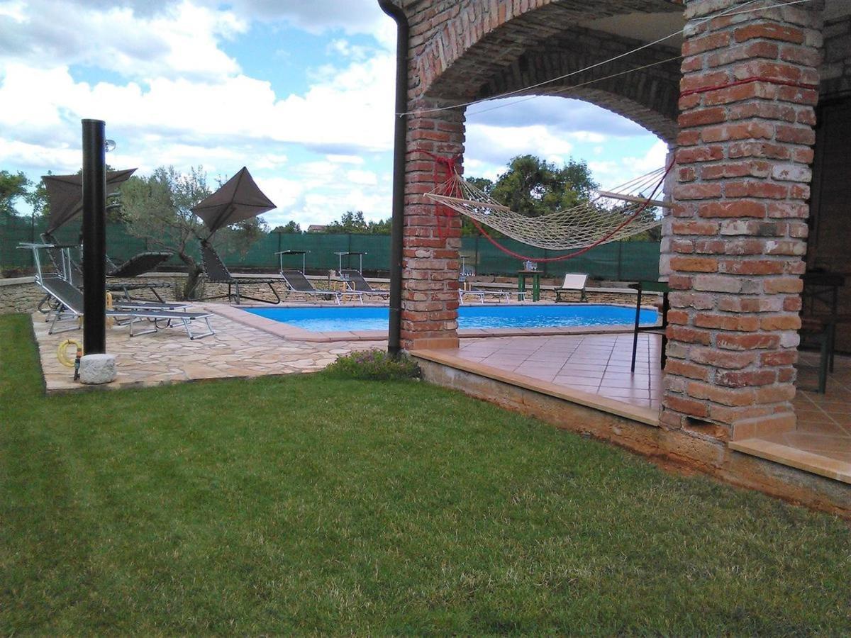 Rustic Villa Ena With Pool For Up To 10 Persons Cabrunici Buitenkant foto