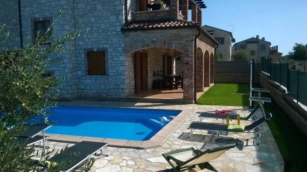 Rustic Villa Ena With Pool For Up To 10 Persons Cabrunici Buitenkant foto